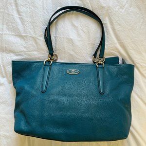 Coach Grainy Leather Shoulder Bag